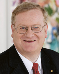 Dr. Martin Simhandl, Member of the Managing Board (photo)