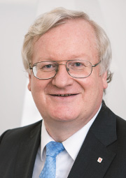 Martin Simhandl, Member of the Managing Board, CFO (photo)